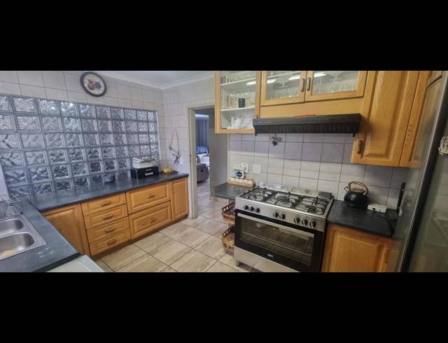 3 BEDROOM HOUSE FOR SALE IN ELANDSPARK